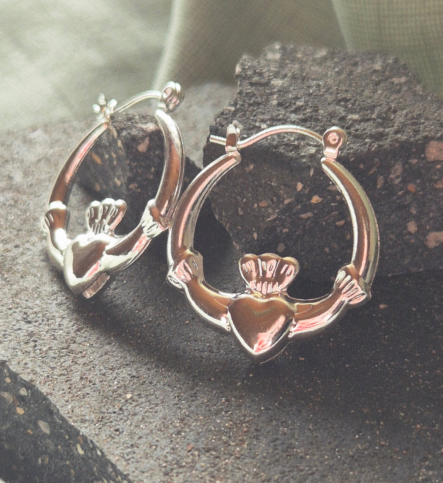 Claddagh Small Hoops