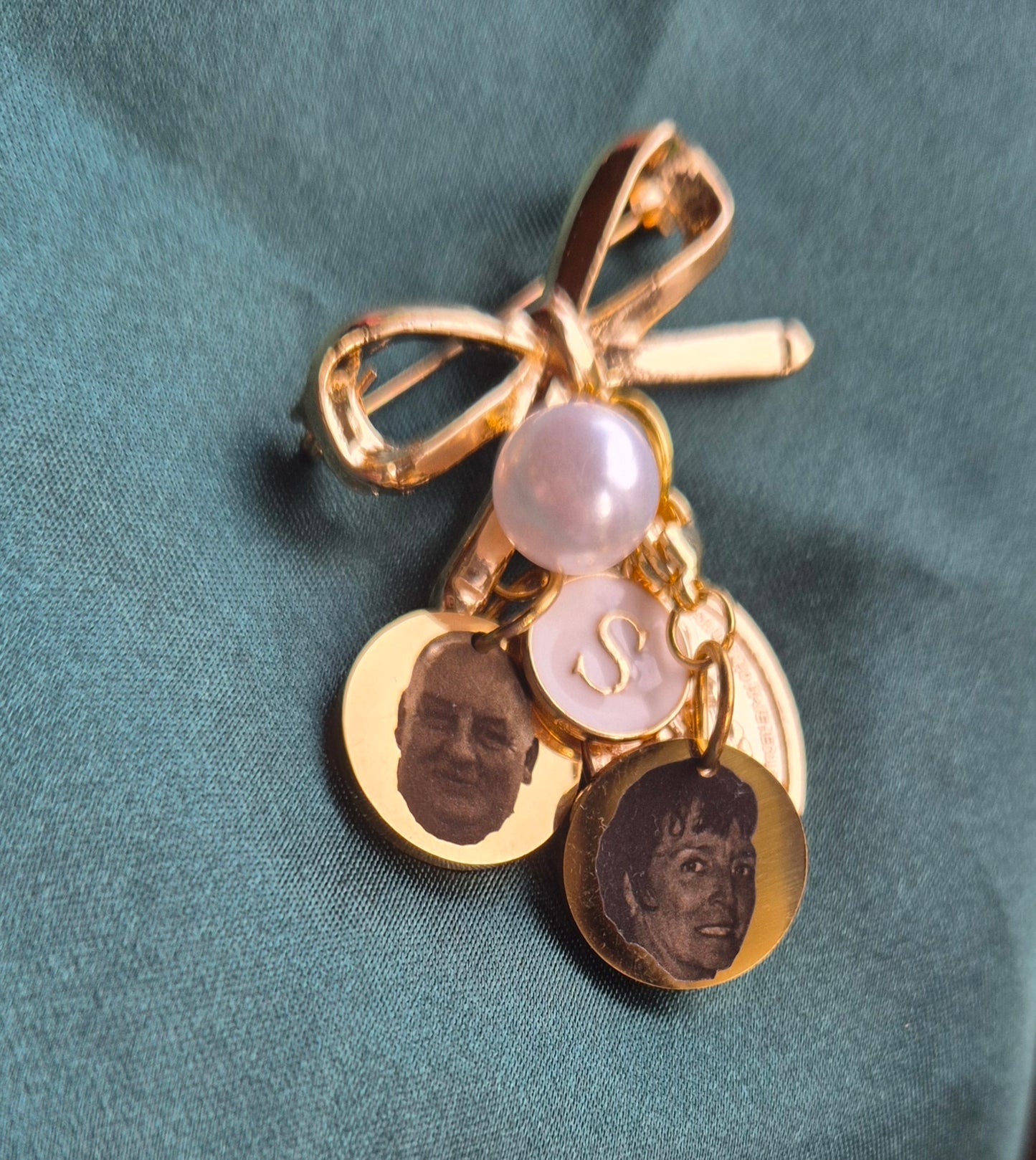 Gold Protection Pin (Baptismal)