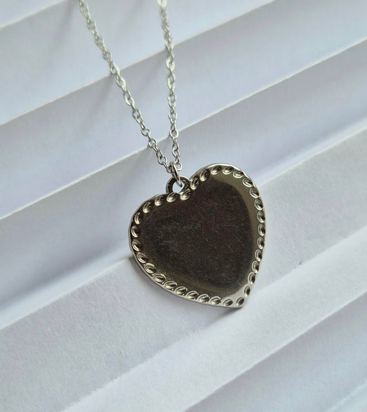 Heart Necklace Ainm (Name)