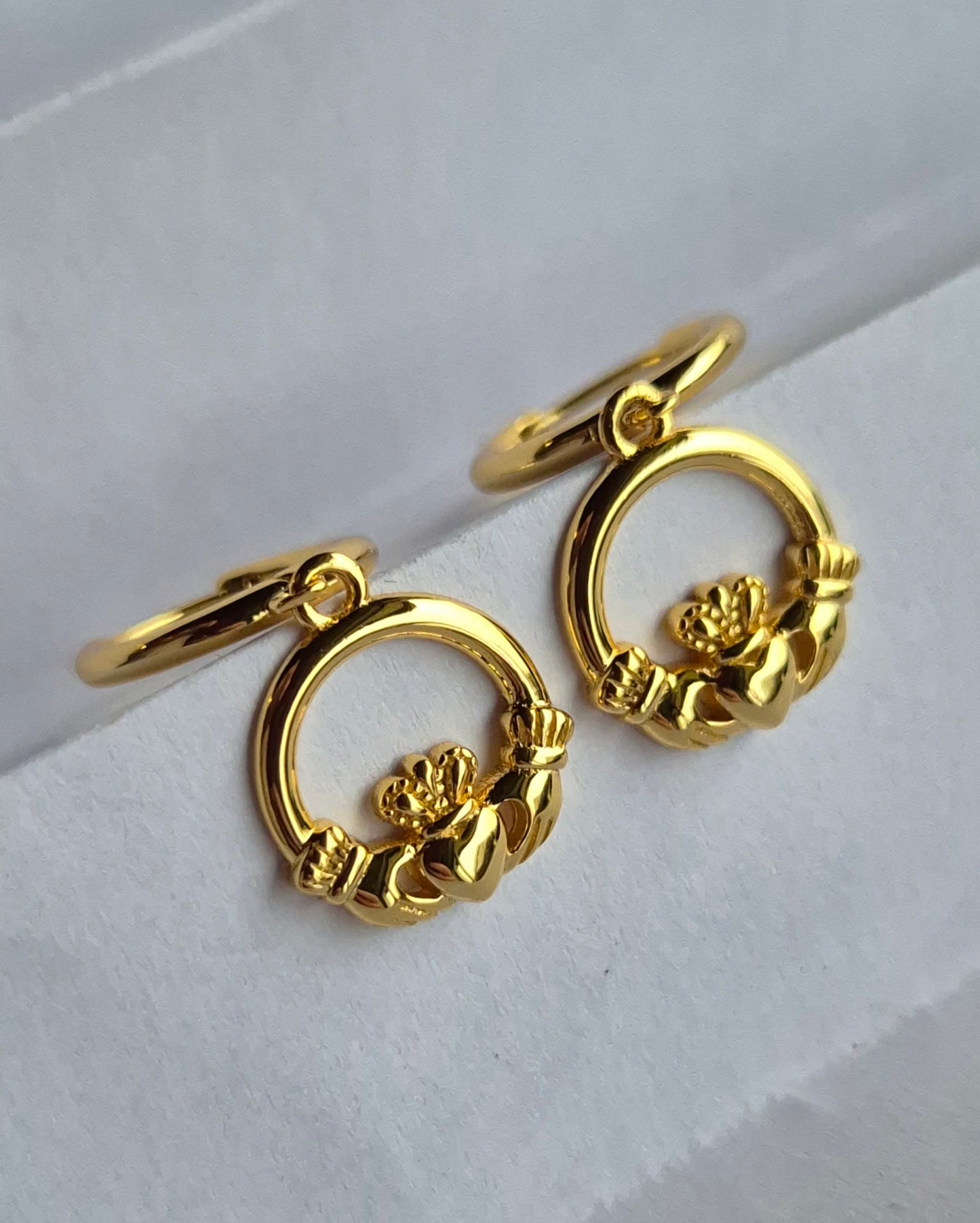 Claddagh Huggie Drops