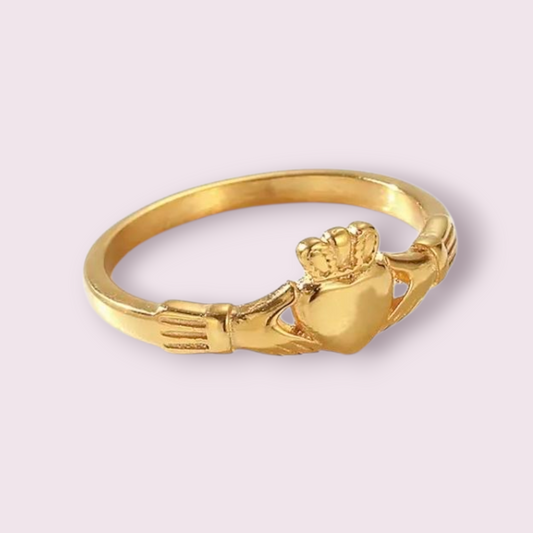 Dainty Claddagh Ring