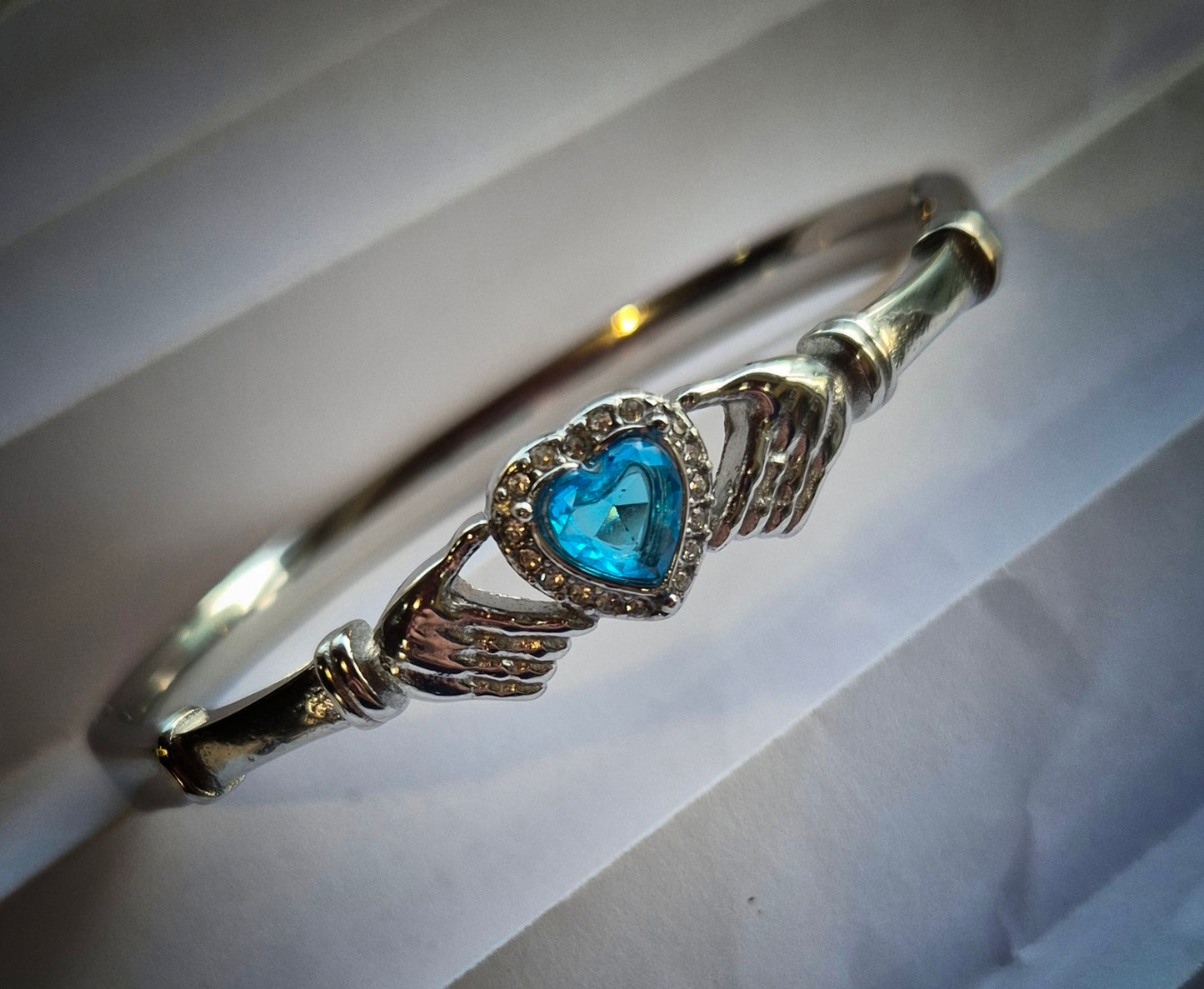 Fenian Claddagh Bangle