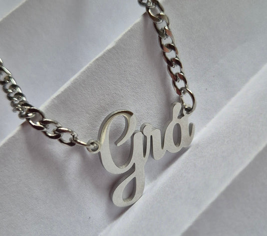 Grá Necklace
