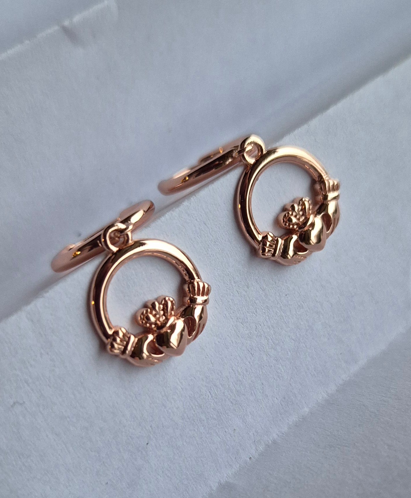 Claddagh Huggie Drops