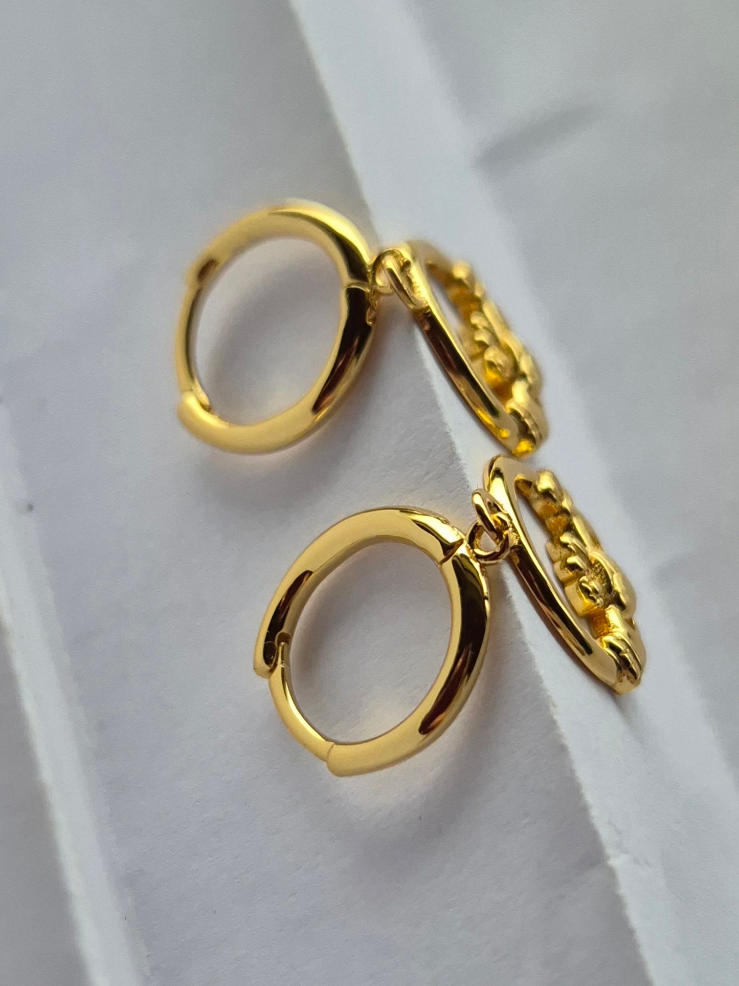 Claddagh Huggie Drops